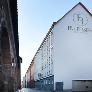  Hostal Five Reasons &